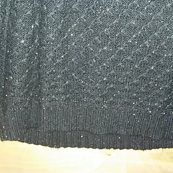 Sweater - Picture 6 of 7